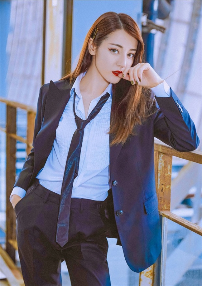 CEO HÀ TRỊNH SIÊU CẤP SEXY